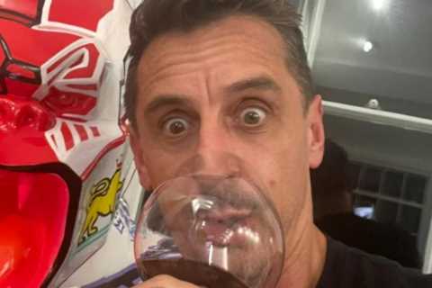 ‘Thanks Jurgen’ – Man Utd legend Gary Neville slates woeful Liverpool after Napoli shocker with..