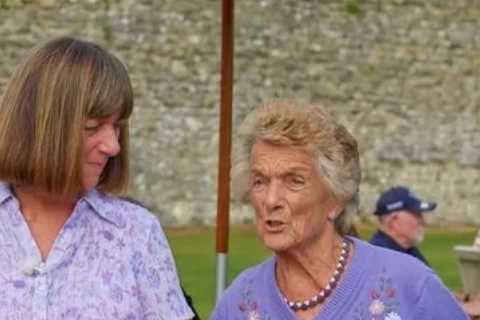 Antiques Roadshow guest floored after learning truth behind jug picked up for just £5