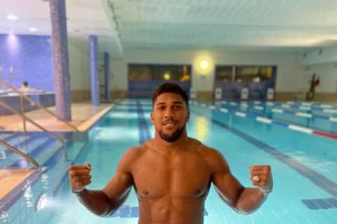 Anthony Joshua copies Oleksandr Usyk’s brutal swimming training as he prepares for Tyson Fury..