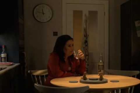 EastEnders fans ‘figure out’ who Kat Slater’s kids sent secret text to as missing episode airs