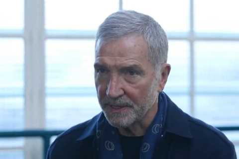 Rangers icon Graeme Souness explains why ordering famous portrait of the Queen was one of his first ..