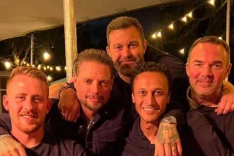 Coronation Street stars look unrecognisable as they reunite for lads’ holiday 20 years later