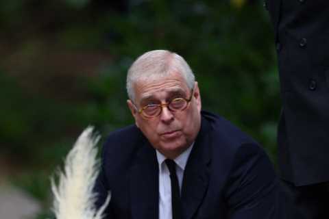 Prince Andrew ‘to have central role’ at Queen’s funeral &amp; national mourning – despite stepping..