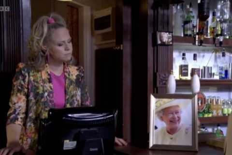 EastEnders fans moved as Linda pays tribute to the Queen in last minute scene