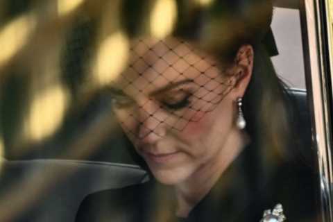 Elegant Kate pays sweet and subtle tribute to the Queen during royal procession