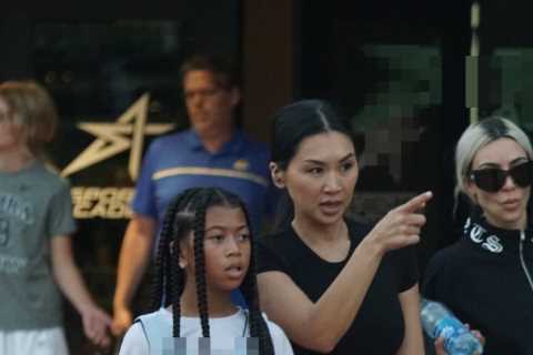 Kim Kardashian proudly shows off her hair’s natural roots and psoriasis scars during casual outing..