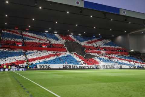 Watch Rangers players join entire Ibrox crowd to sing National Anthem after emotional minute’s..