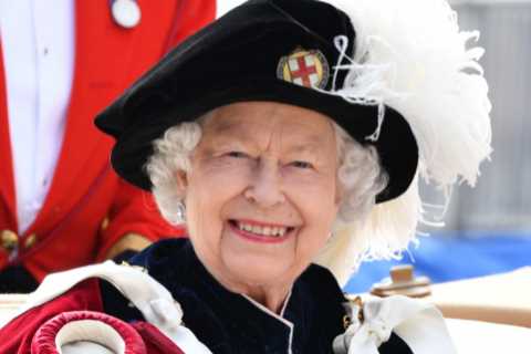 Live queue tracker: How long is the queue to see the Queen lying in state and where does it start?