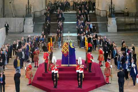 I visited the Queen lying in state – it was silent &amp; incredibly moving, almost like magic but I ..