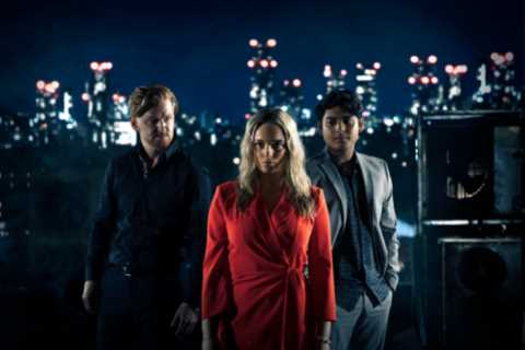 Coronation Street star teases ‘amazing’ stunts in rooftop showdown as lives are put at risk