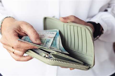 Mini budget 2022: Brit workers may get extra £250 tax cut this week as 1p slashed from basic rate