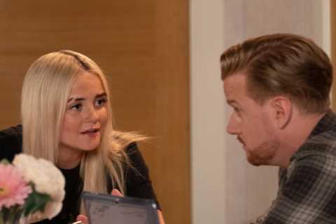 Coronation Street viewers spot major blunder as Kelly breaks down over dad’s murder