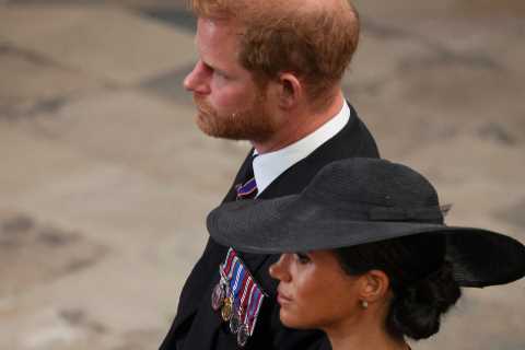 Meghan Markle consoled ‘distressed’ Harry at Queen’s funeral &amp; was ‘tuned in’ to his needs,..