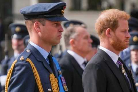 5 signs Meghan &amp; Prince Harry could RETURN to Royal life with ‘olive branch’ from Charles and..