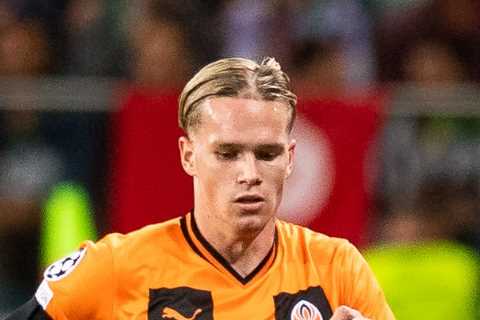 Arsenal joined in Mykhalo Mudryk transfer race by five clubs including two Premier League rivals