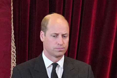 Prince William has been paying a secret tribute to Diana under his suits &amp; uniform for 30 years ..