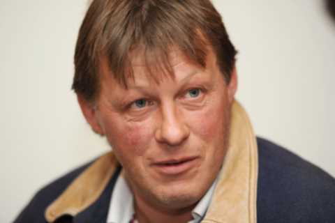 Horse trainer Stephen Mahon guilty of assault after whipping farmer in the face &amp; leaving his..