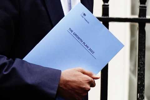 Kwasi Kwarteng reveals overhaul to income tax in mini budget with top rate ABOLISHED