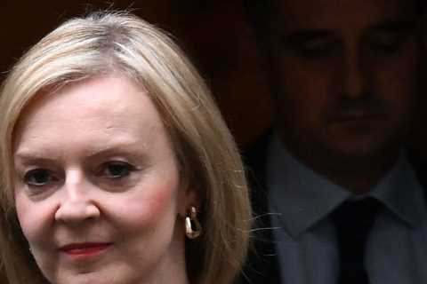 Thousands more immigrants to be let into Britain as Liz Truss plans to ease rules on foreign workers