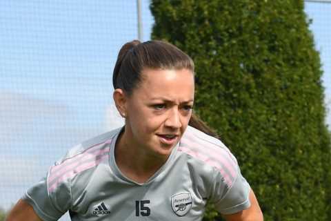 Big crowds ‘should be the standard going forward’, says Arsenal’s Katie McCabe ahead of WSL..