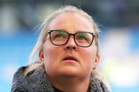 Chambers blasts officiating decision after Reading see a goal disallowed during their WSL clash..
