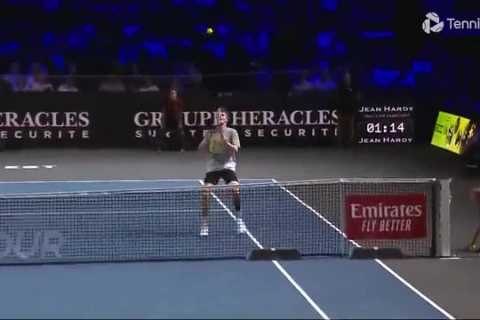 ‘Instant karma’ – Fans all say same thing as Bublik slammed for playing ‘idiot’ tennis shot with..