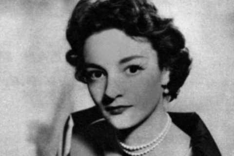 The Queen’s maid of honour Lady Mary Russell who carried her coronation train dies the night before ..