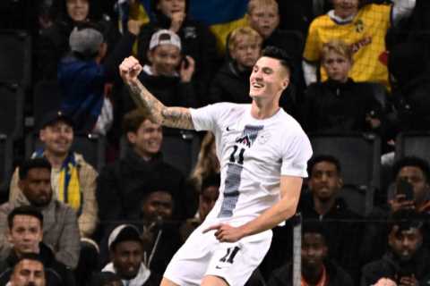 Watch Man Utd and Chelsea transfer target Benjamin Sesko score stunning ‘Marco van Basten’ goal for ..