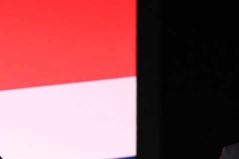 Keir Starmer can’t name a single England striker in VERY cringe radio interview… despite being a..