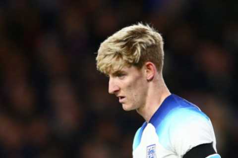 Anthony Gordon ‘100 per cent focused’ on gatecrashing England’s World Cup party as £60m Everton man ..