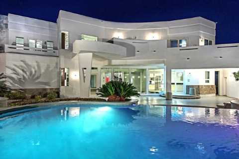 Mike Tyson’s former £1.5m Las Vegas mansion was used in The Hangover, boasts infinity pool, two..