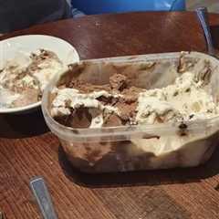I ordered a £6.99 sundae at Hungry Horse but what I was served instead was unbelievable