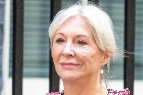 Liz Truss must call early election to win public support for radical plans, says former minister
