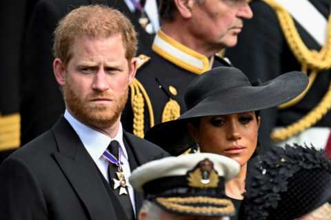 Prince Harry and Meghan Markle think they’ve been ‘hung out to dry’ after bombshell book claims,..