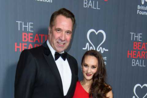 Masked Dancer’s David Seaman reveals truth behind nasty injury that knocked wife Frankie out of the ..