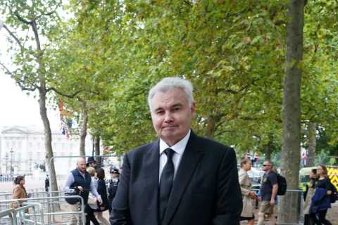 Eamonn Holmes says he felt ‘humiliated’ outside Buckingham Palace before the Queen’s funeral