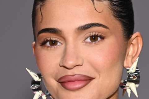 Kardashian fans think Kylie Jenner finally revealed her newborn son’s name in rare photos of her..