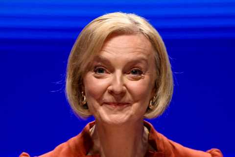 Liz Truss left walking tightrope as she faces fight to regain control of Tory party after..