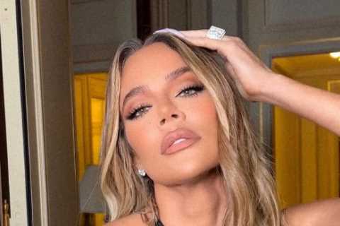 Khloe Kardashian sends shockwaves through fans with new pics of her ‘disappearing’ wrists as she..