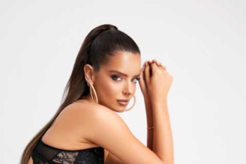 Ex-Love Island star Maura Higgins wows in lacy bralette, skin-tight mini skirt and high heels