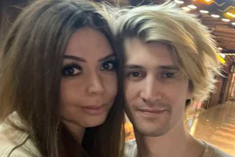 Who is xQc’s ex-girlfriend Adept?
