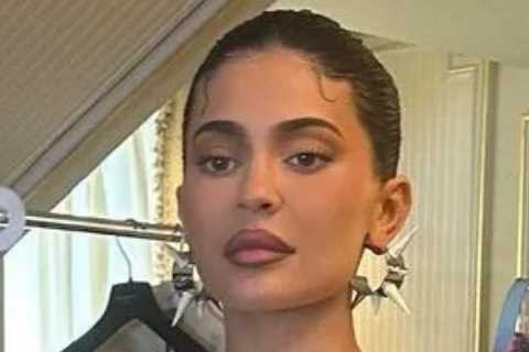 Kardashian fans mock Kylie Jenner’s new ‘random’ makeup collaboration as star reveals next cosmetic ..
