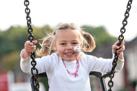 Brave girl 5, gets all clear from cancer after doctor mistook symptoms for tonsilitis