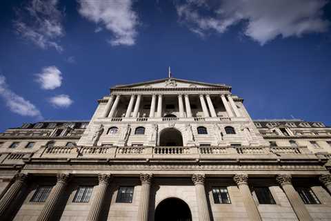Pound plunges and markets face more turmoil as Bank of England warns pension funds bailout won’t..