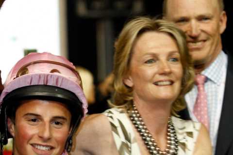 ‘Whose son is he?’ – Tiny jockey mistaken for child as an adult is now a giant of racing with..