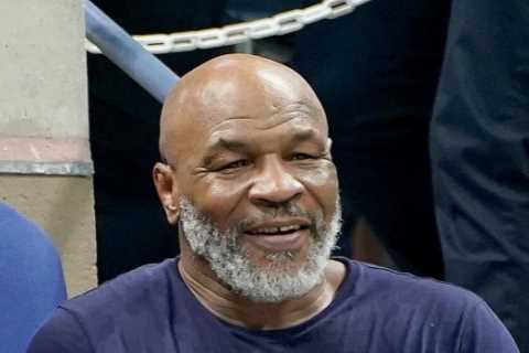 Photographer claims Mike Tyson ‘tried to grab my breast’ during shoot but he insists they were in..