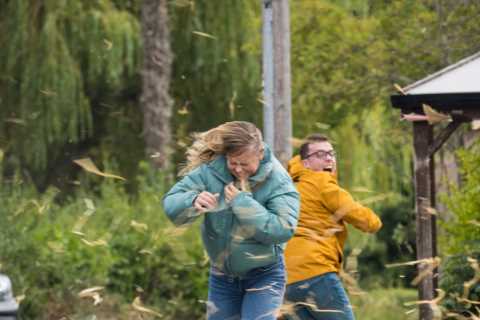 Emmerdale spoilers: Vinny and Liv in danger as they are forced out into the storm