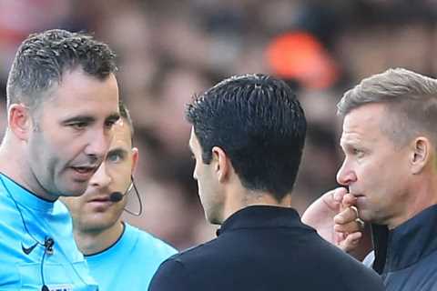 Fans all saying the same thing as Arsenal clash with Leeds is suspended for 40 minutes due to power ..