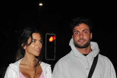 Ekin-Su shows off her impressive abs in £50 gym outfit after workout