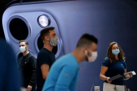 New Crack in Apple’s Armor as Dozens Strike at Its Stores in Australia